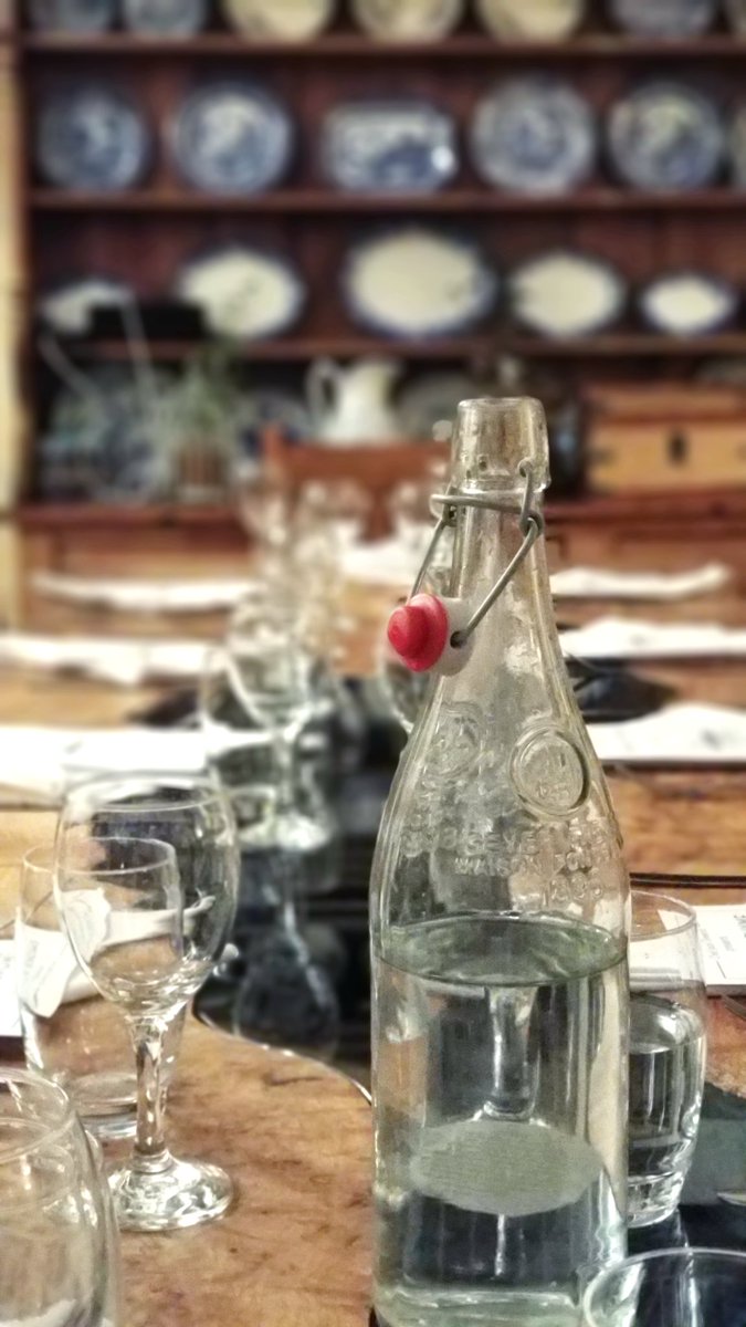 BeckyHL's tweet photo. The suspense is unreal @smokeandthyme #petitforfree #bringonthefood #willtweetforfood https://t.co/BmILAxa4KO