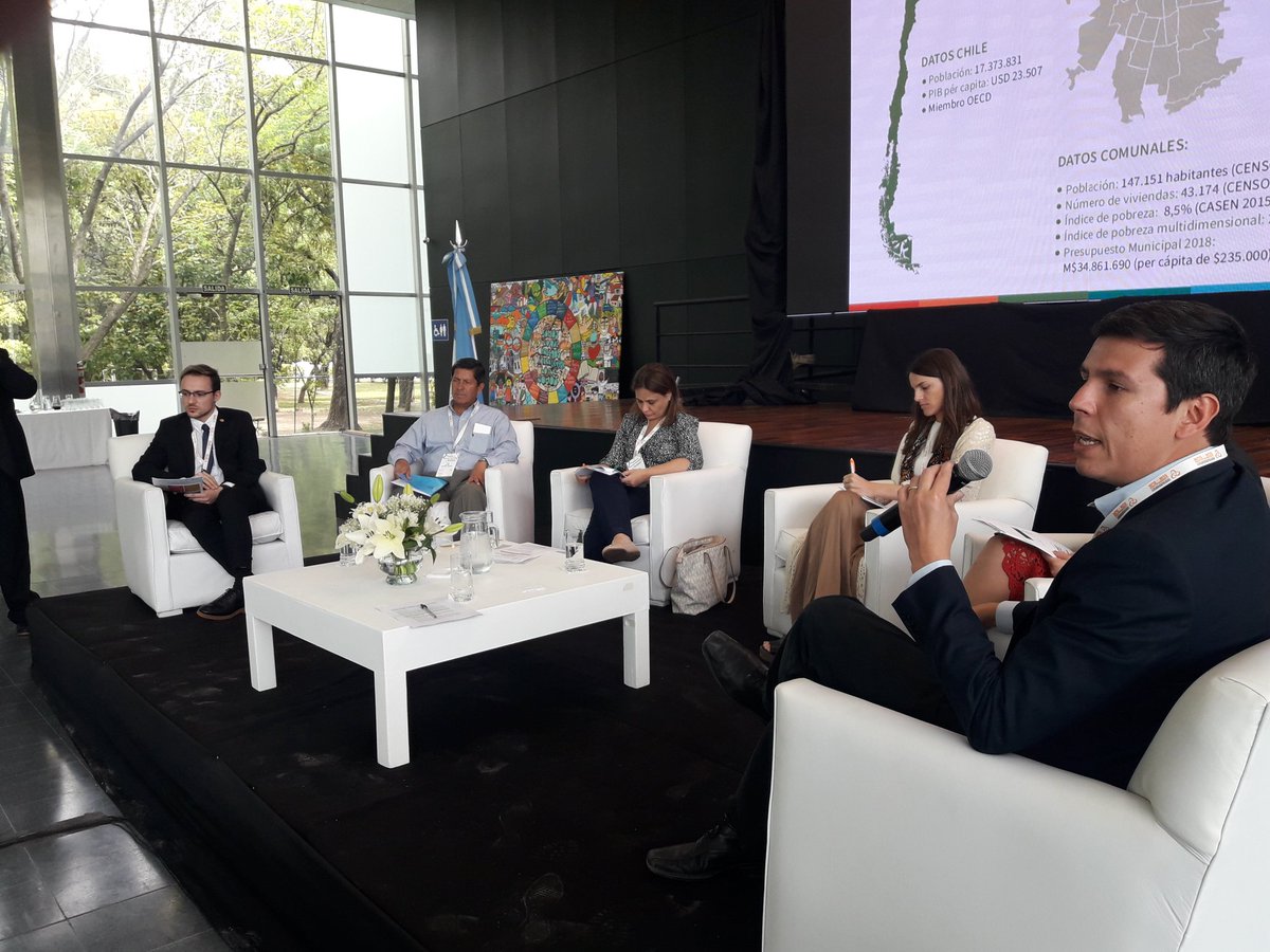 CNCPS_oficial's tweet photo. #AHORA @agostogabriela modera el panel sobre #Agenda2030 y #ODS en las responsabilidades y competencias territoriales, participan @cn_castro, @PrefectoIMB, @edna_guidi, @bebigordyn y @guizuchetti.
#GobiernosLocales #CooperaciónSurSur
#ODSArgentina https://t.co/JSxCRyv8hT