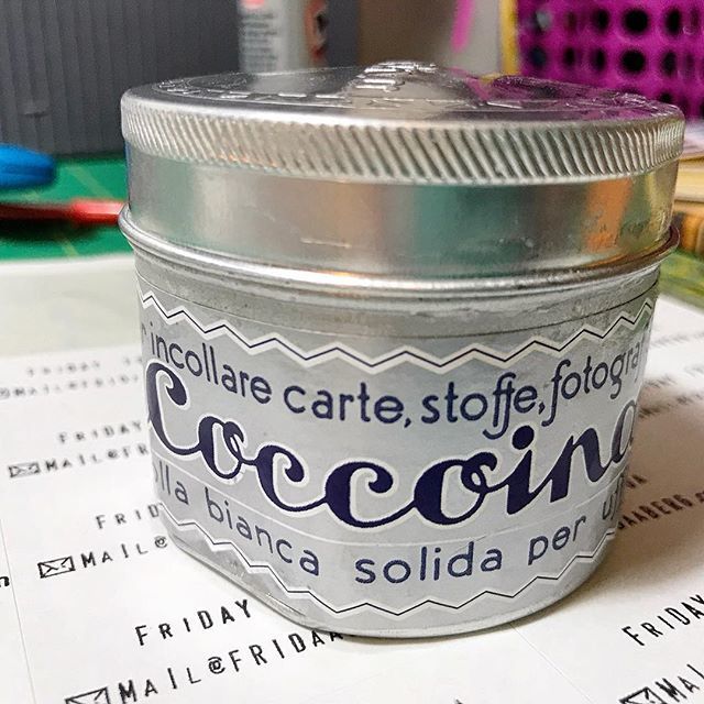 Friday_Studios's tweet image. Right, so now I’m a real bookbinder. 😉📚😂 #bookbindingequipment #bookbinding #bookbindingglue #coccoina #coccoinaglue @coccoinaofficial #glue ift.tt/2CUa20C
