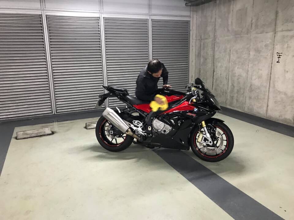 バイク窃盗犯人に感謝 盗難バイクの残債務5年間bmwに支払い中 ベンツに個人情報書いても1ヶ月後の木曜日深夜クルマやバイク 取りに来ないですよねと流石に言えなかったベンツの担当の人もバイク預かる値段にびっくりしてた1日1万程度でよくできますね笑私も