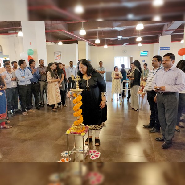 EmcurePharma's tweet photo. Diwali fair with 4 NGOS to support philantrophy. We are thankful to our employees who turned up in large numbers &amp; bought from these NGOs 1/2 #EmcureCares
#DiwaliFair #Navkshitij #VidyaJyotiSpecialSchool 
#IdeaFoundation #IshanyaFoundation #EmcureInitiatives #EmcureCSR #Emcure https://t.co/iF7I9PQbWs