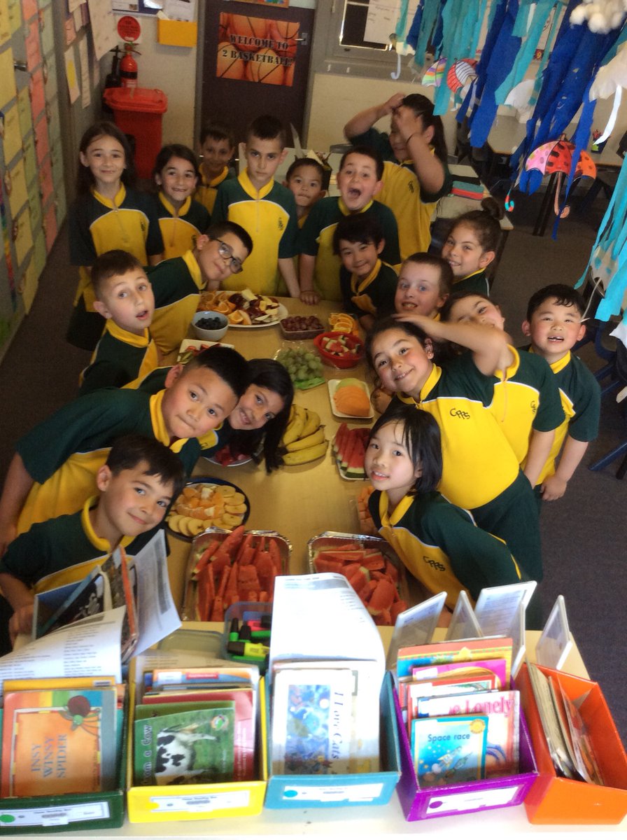 🎉🍎🎉 Party Time in 2B 🎉🍎🎉
Thank you so much to all of the generous families who contributed to our wonderful fruit spread for our party this afternoon!
We had a great time 💃🕺 
<a href="/PsCondell/">CondellParkPS</a>