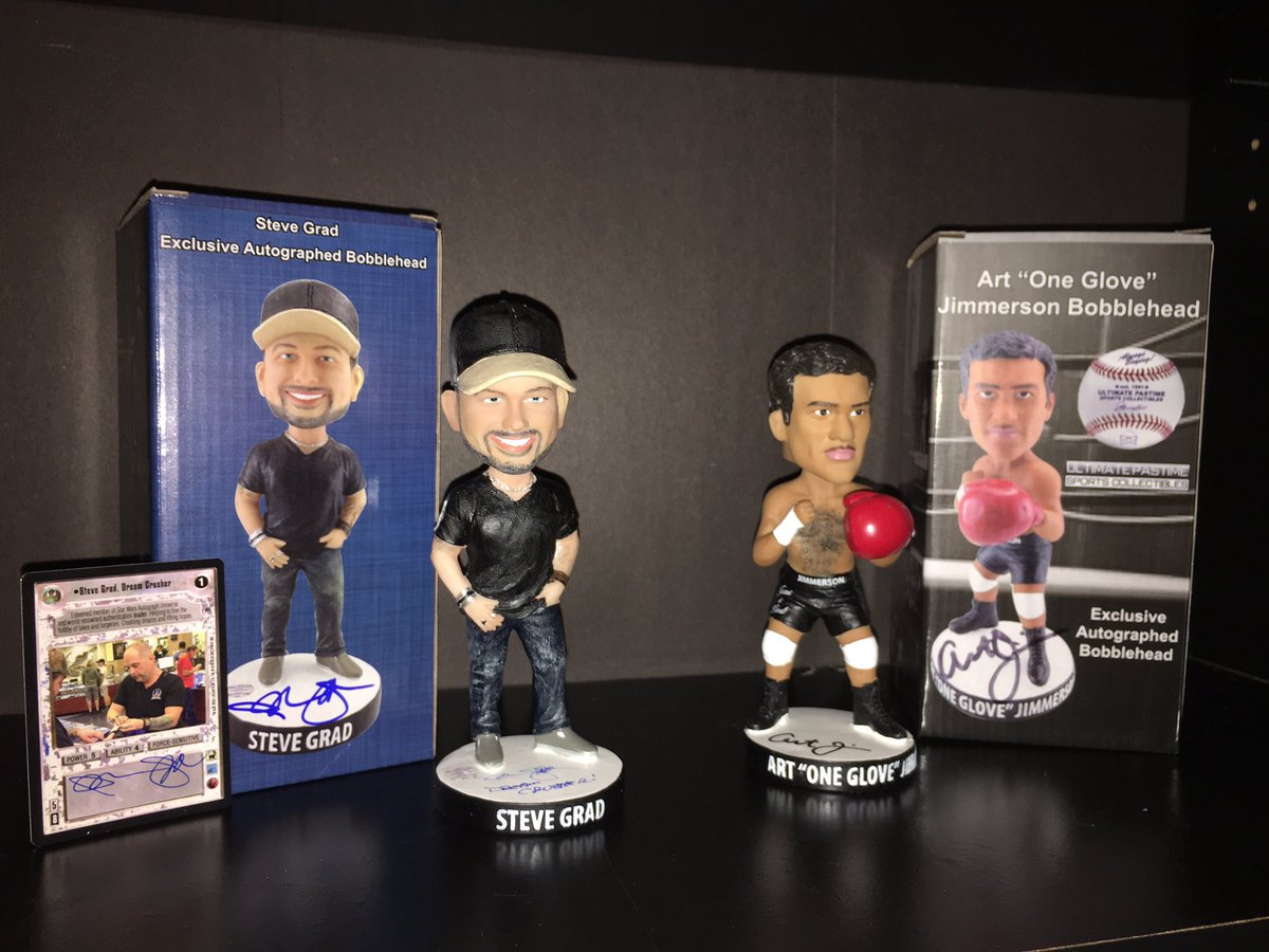Truebluecrew2's tweet photo. Adding to the @ULTIMATEPASTIME #bobblehead #collection. The @Steve_Grad and @ArtJimmerson bobblehead. Get your at https://t.co/UpC1HKsFZD while supplies last! #ultimatepastime #theguyfrompawnstars #pawnstars #oneglove https://t.co/gVoSgrVNUT
