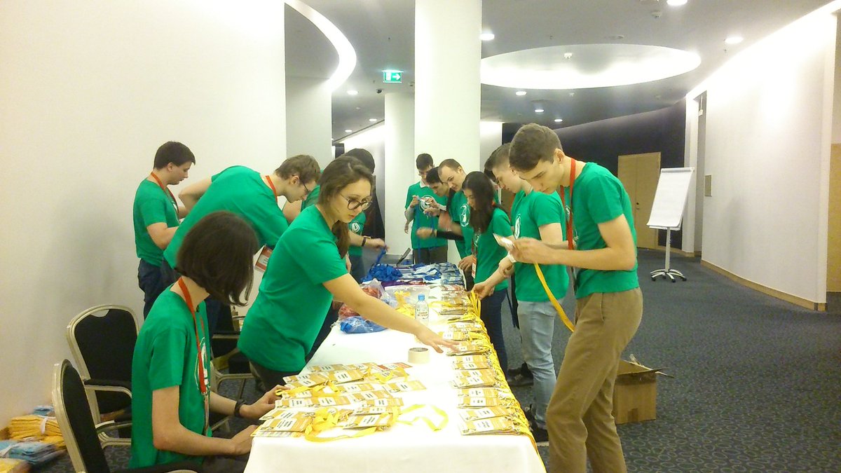 ariarzer's tweet image. 7 утра на площадке. Готовим #PiterPy.