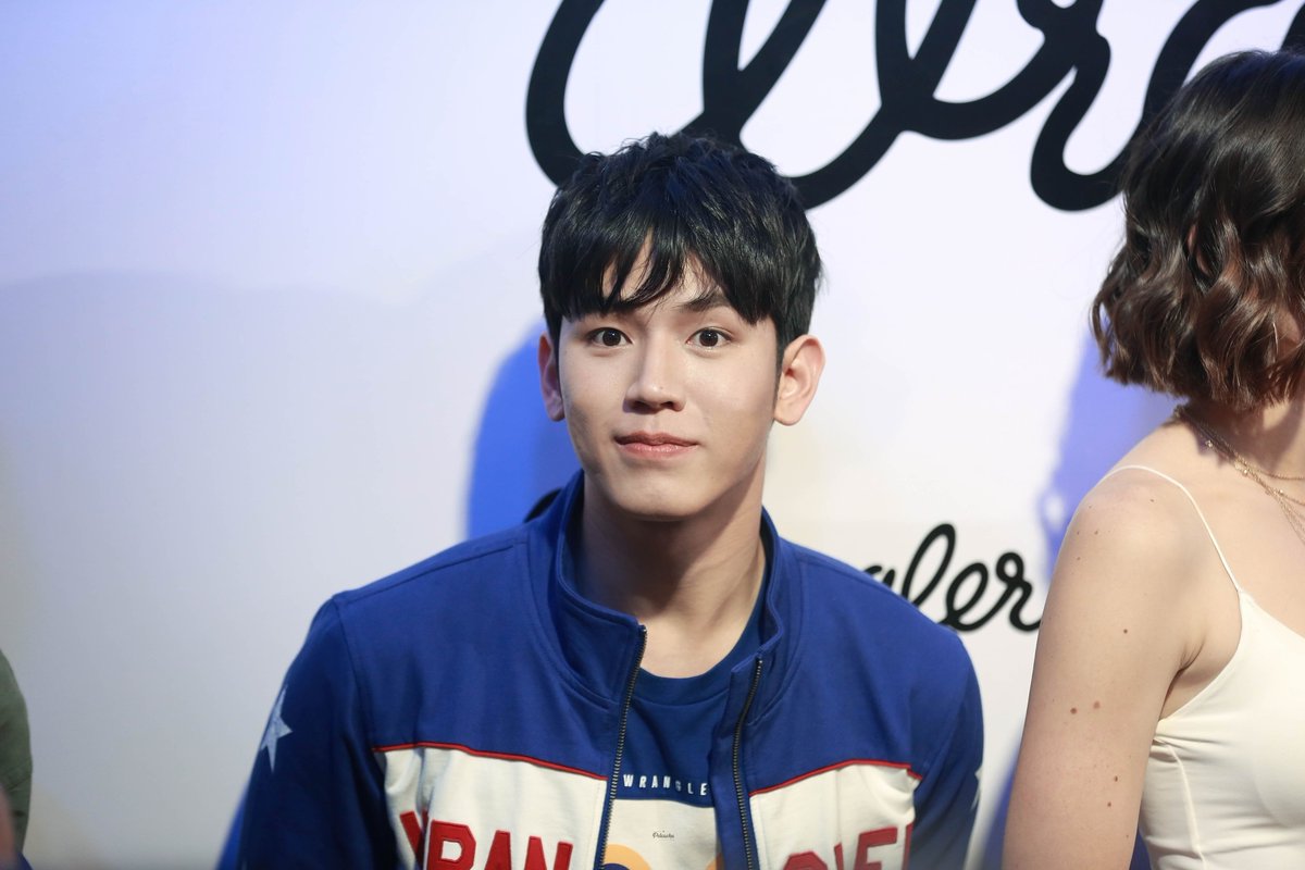 Polcachu's tweet photo. (๐๑/๑๑/๒๕๖๑) :: #WranglerCustomizeStore #WranglerThailand
You'll find that life is still worthwhile, if you just smile. ☺️
@New_Thitipoom
#Newwiee #ฮันนี่ #เตนิว #โพก้า #polcachu https://t.co/4cwYZJB9BL