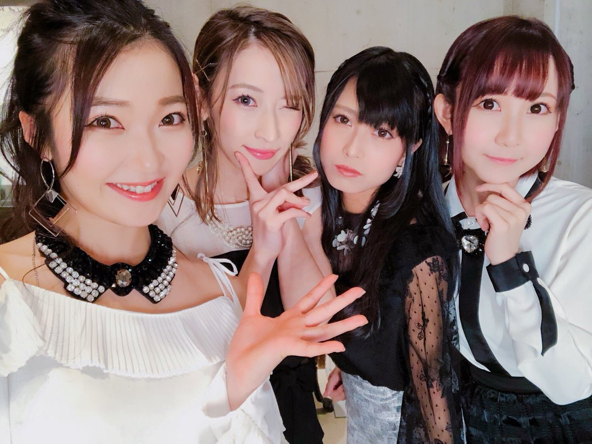 鷲見友美ジェナ 仮面ライダーgirls 昨日メンバーの絢さん出演してる 舞台 ニル アドミラリの天秤 凄いカッコいいお姉さんでした 久しぶりの4人嬉しかった 千秋楽まで頑張って下さい 朱鷺宮栞 仮面ライダーgirls T Co