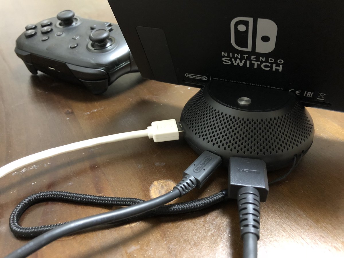 よっぴʕ ᴥ ʔ Scorel ニンテンドースイッチミニドック Amazonで約4000円 写真にも写ってる本体の小さい丸いボタンを押すと携帯モードとテレビモードの切り替えができます 充電しながら携帯モード可能