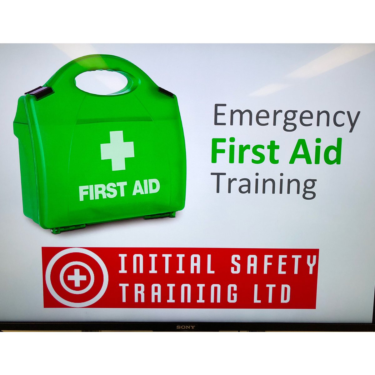 initialsftytr1's tweet image. Delighted to be delivering some training for Farmfoods over the next few weeks. First course today and I can’t wait to get started 😊
.
.
.
#firstaid #training #CPR #gettrained #initialsafetytraining #aed #defib #farmfoods