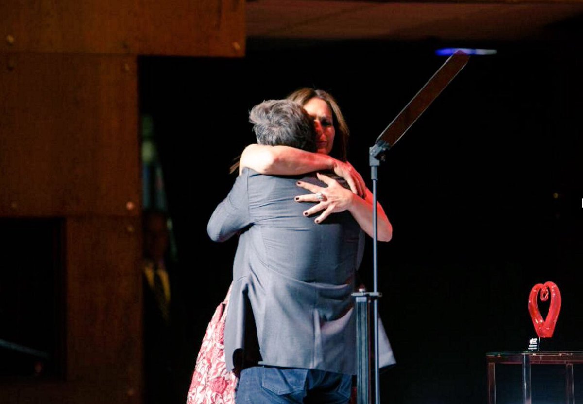 DocGrassy82's tweet photo. I miss these two together on screen. I hope one day they will be reunited and can work side by side again. The hugs here are pure goodness. @Mariska @RaulEEsparza https://t.co/iiwI3XH61b