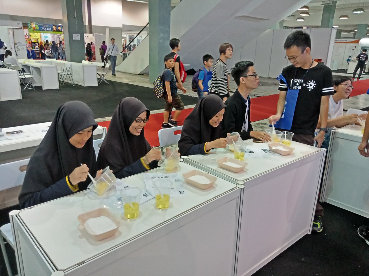nooryus's tweet photo. We are back in business at @HWUMalaysia booth at #KLESF. Still full house for #ChemEKitchen #WattShop. https://t.co/bnafDyN6lj