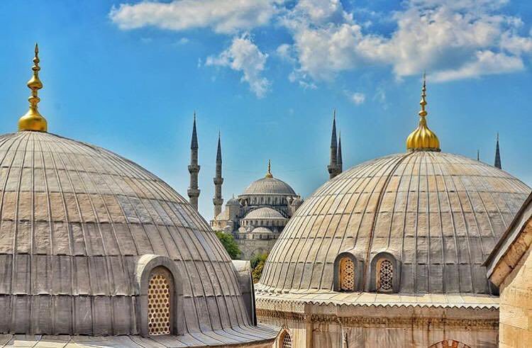 Allahım, senin rızanı kazanmak için çarpan yüreklerin yardımcısı ol, yer yüzünde iyiliği hakim kılmak isteyenlere kolaylık nasip eyle. 

#HayırlıCumalar