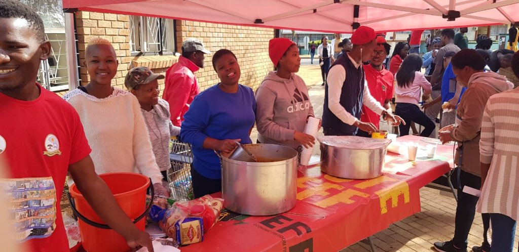 EffscUnilim's tweet photo. Hot soup was on the menu today 🔥 #EFFSC #2019WeVoteEFF https://t.co/tABetoNRsJ