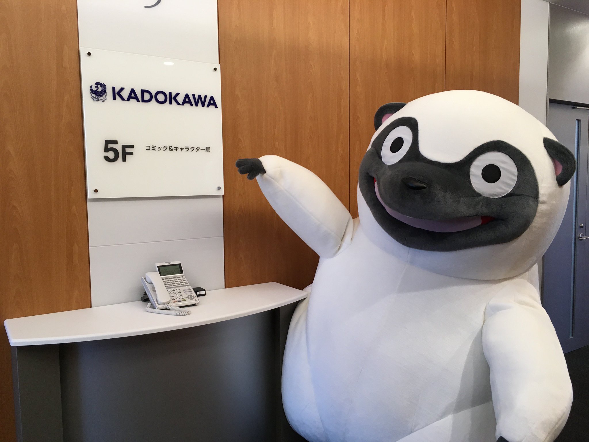 交響詩篇エウレカセブン ハイエボリューション 公式アカウント Sur Twitter ガリバー編集部訪問 今日は 日頃応援してくれている媒体さんに遊びに行きました Mantan Web編集部さんでは おなかを沢山触ってもらいました ニュータイプ編集部さんでは 僕の