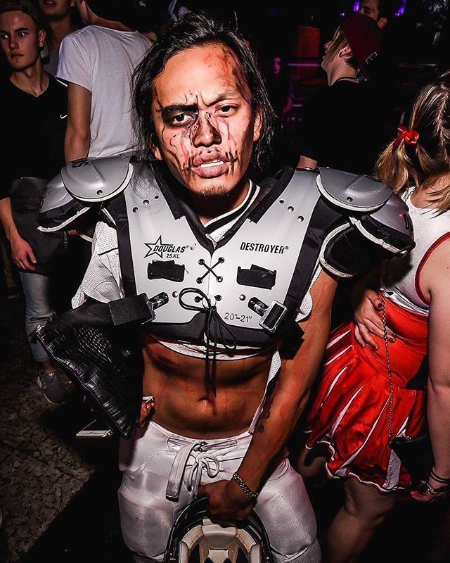 GeddesLounge's tweet photo. Got your outfit sorted? • HAPPY HALLOWEEN • 😈🎃☁️
.
.
.
.
.
#halloweencostume #halloweenmakeup #halloween #halloweencostumes #halloween2018 #halloween🎃 #halloweenart #cloudnine #melbourne @cloudninesaturdays @inflationnightclub @geddeslounge https://t.co/tM47JSU86x https://t.co/GKU4MGUR8l