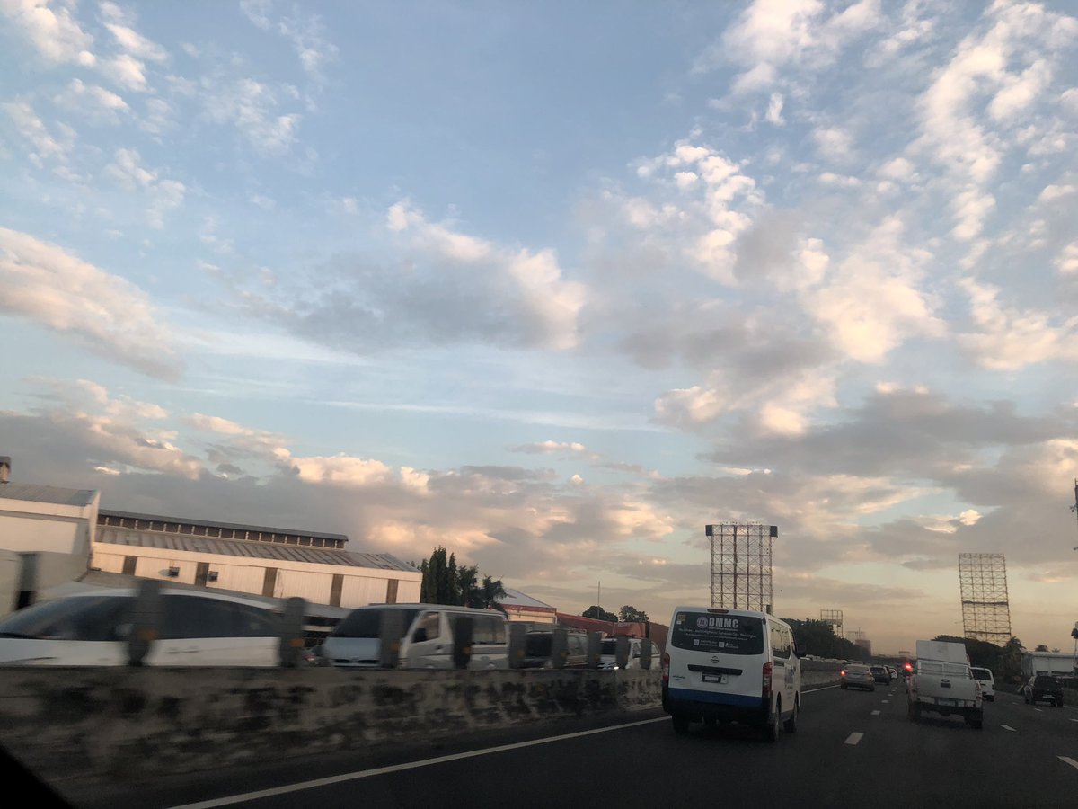 DeeGecko's tweet photo. #slex northbound traffic. Tailend southwoods exit! #TrafficAlert https://t.co/nPuxhPHB8r