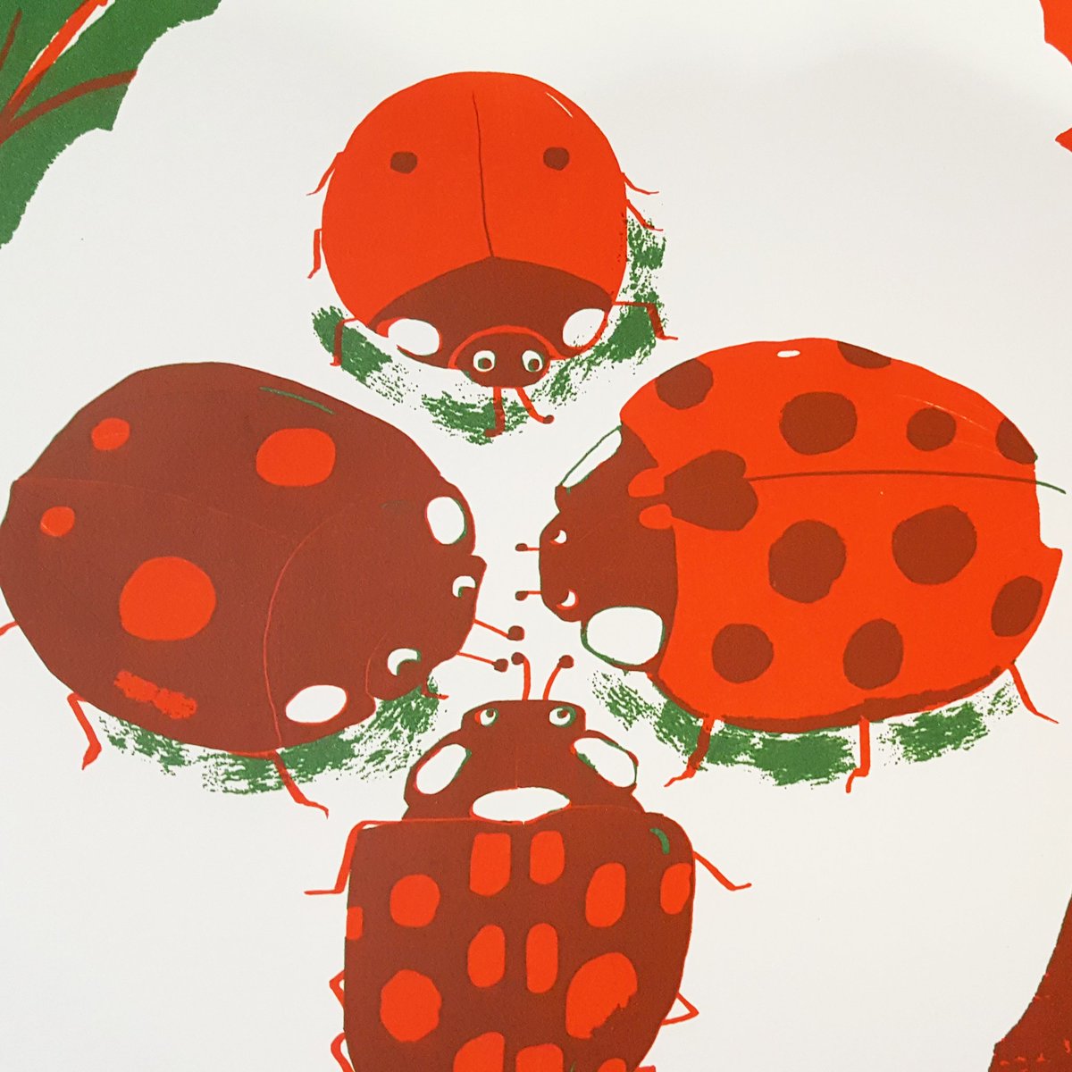 SarahEdmondsArt's tweet photo. Two new screen prints created at @tidyprintuk for their Wild Winter group exhibition opening tomorrow! Back there again today to print two more spotted creatures 🐆🐊🐞🐋 https://t.co/LhOhU61sVu