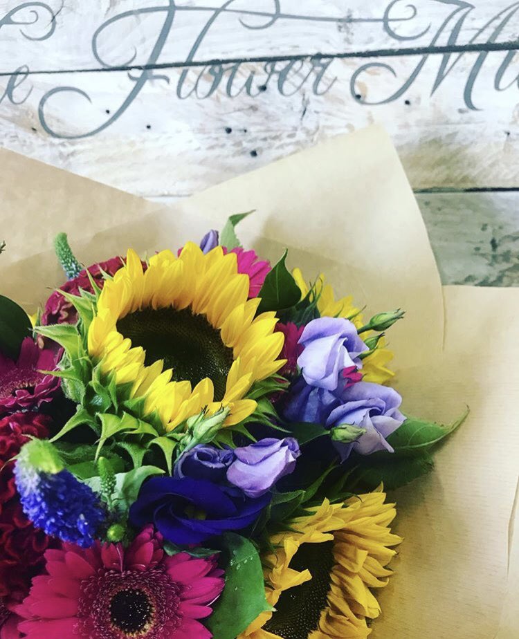 flowermill6's tweet photo. Shop online https://t.co/BzXiblqNio 💐 https://t.co/3uRZz4vamD