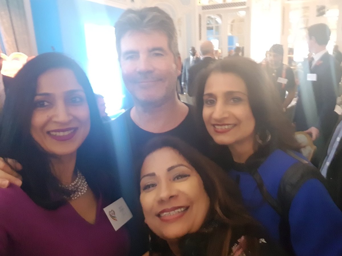ApnaVirsaslough's tweet photo. An amazing event hosted by @SimonCowell as a part of @Peoples_health funded through @HealthLottery to reduce health inequalities.Thanks for all the support and help to make a difference in the community. #grassrootwork #slough #healthandwellbeing https://t.co/63WduKvSOv