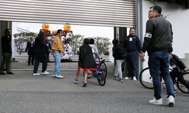 山口組のハロウィン18 例年通り10月31日に決行 地域住人による抗議活動も Togetter 山口組のハロウィン18 例年通り10月31日に決行 地域住人による抗議活動も Togetter