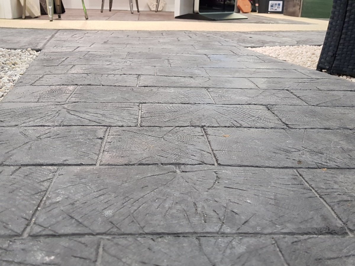 Sestildo's tweet photo. Salon Vivons maison du 31 au 4 nov 2018 Bordeaux . #beton #gravier #drainant #piscine #allée https://t.co/FxtEiQxIeI