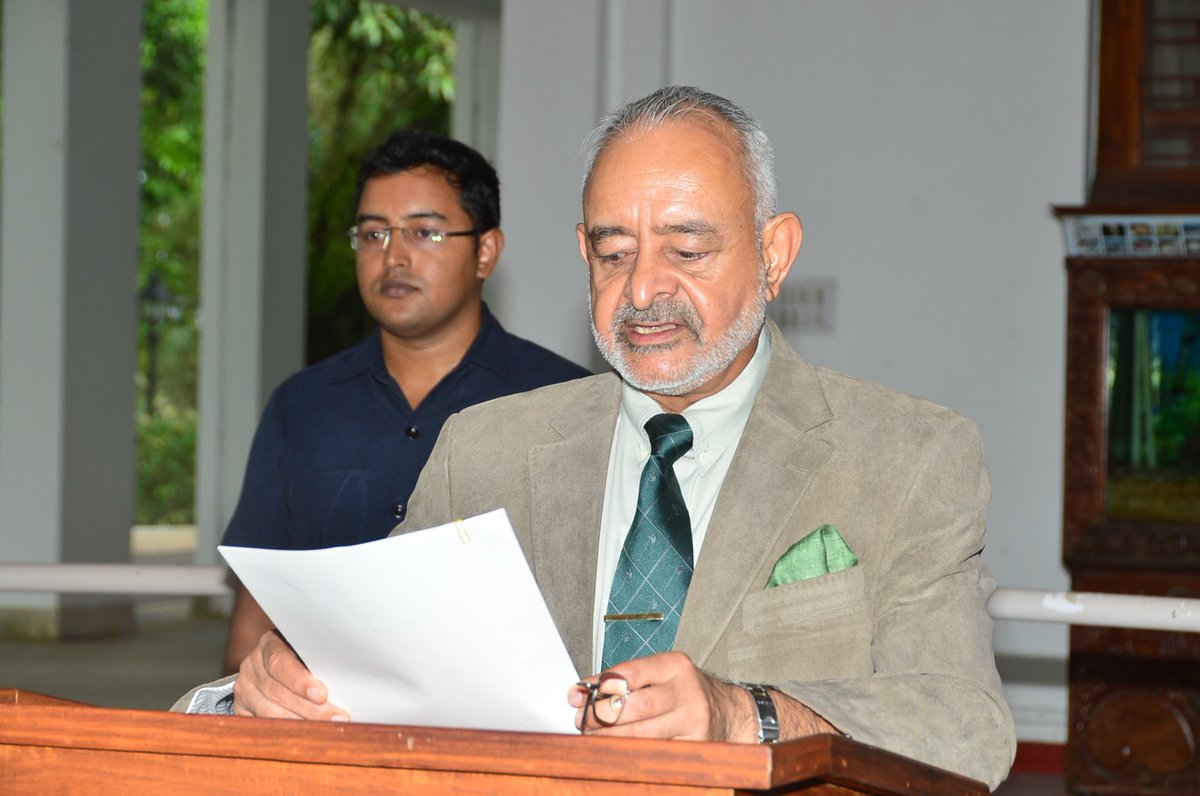 MediaRN_ANI's tweet image. @Admiral_DKJoshi administered #PledgeforUnity to employees/staff of A&amp;amp;N Administration, resolving to make our own contributions towards ensuring internal security of our nation.