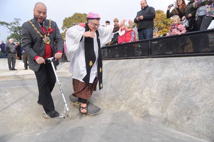 One of my favourite photos from my time at EADT. 
The role of a photographer is to capture moments but sometimes you do need to give them a push in the right direction. In this case I had two amazing people who were more than happy to oblige. #PressPhotographer