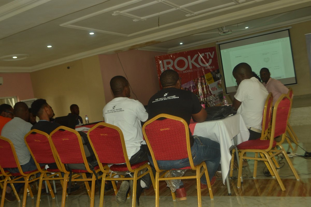 abacityblog's tweet photo. Day2: @StartupSouthNg #startupsouth4 and this is a day for business modelling.
#Startupsouth4
#Entrepreneurship #BootCampDay2
#OwerriLive
#AbaCityBlog https://t.co/jLLIQIGjbk