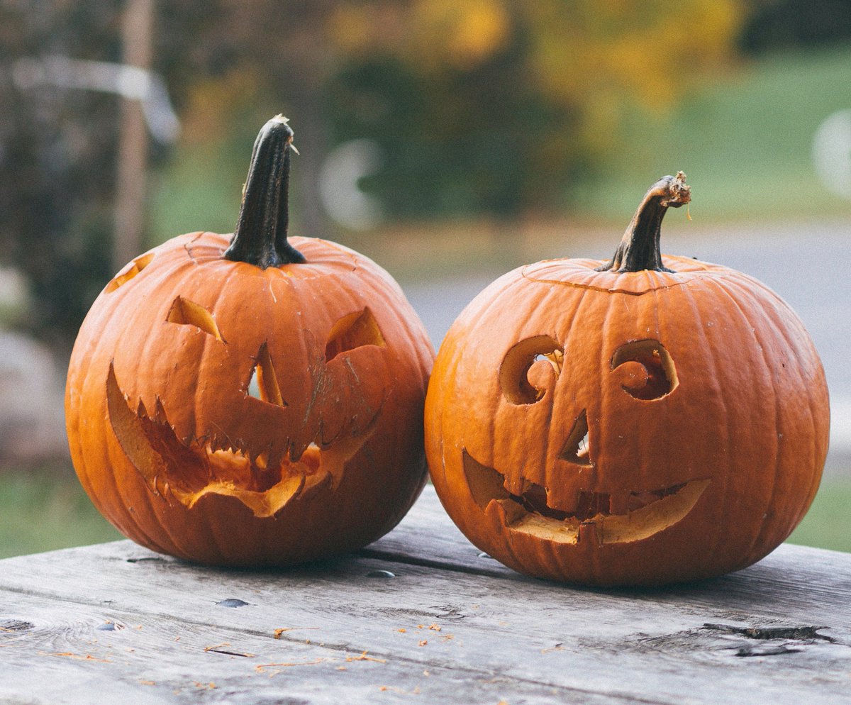 FTSofrilog2019's tweet photo. On vous souhaite un joyeux #Halloween à tous ! 🎃#HappyHalloween #HappyHalloween2018 #Halloween2018 https://t.co/2cwYhs7JJA