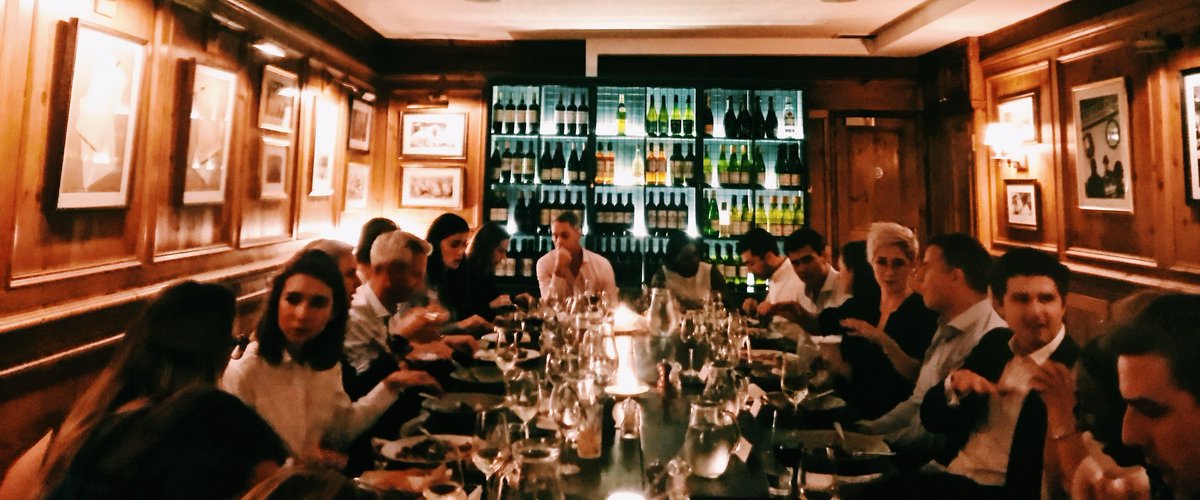 misskimhepburn's tweet photo. Really excited to join the #Peer20 table tonight with amazing built environment professionals ready to be inspired by our guest speakers and role models Paul Brundage, Oxford Properties and Amanda Clack, CBRE. https://t.co/Qou9HvXmxP