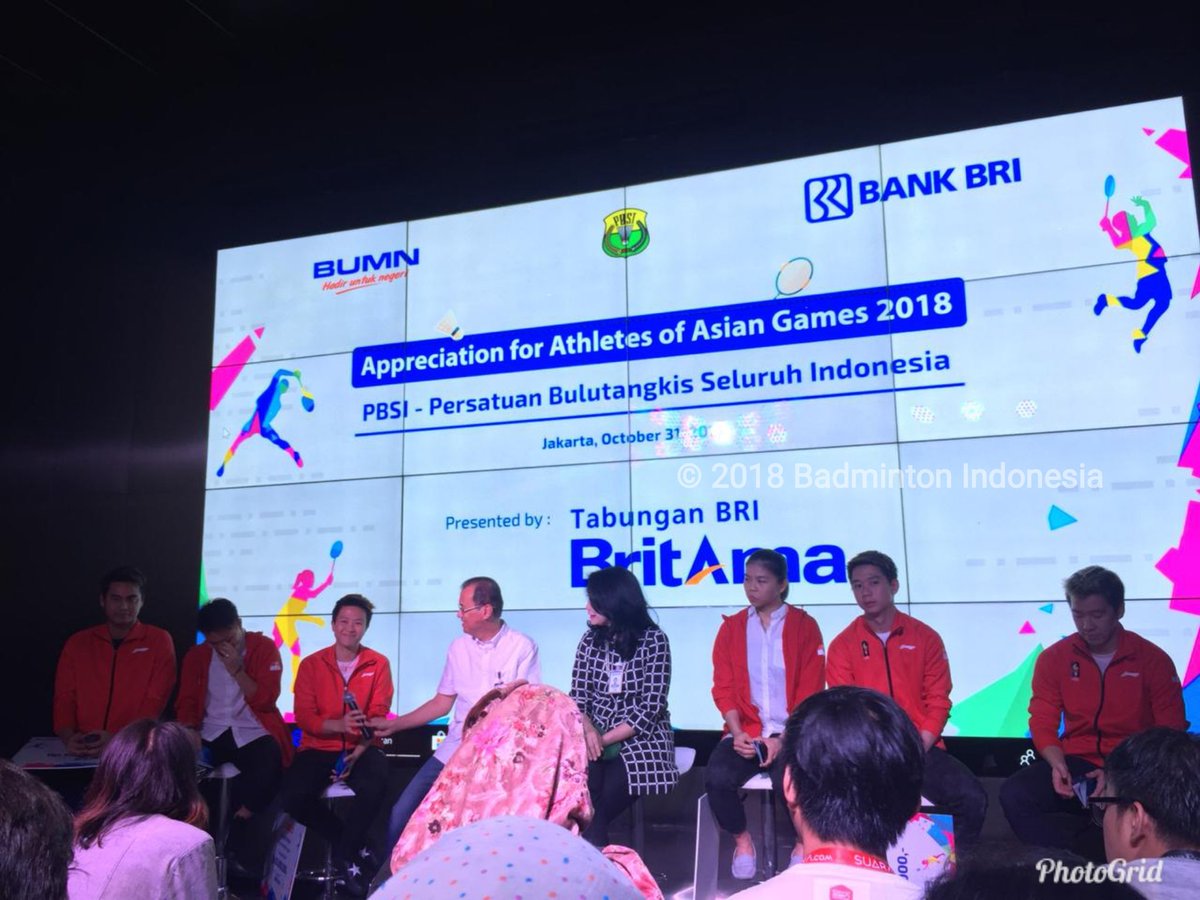 INABadminton's tweet photo. Hari ini, Marcus/Kevin, Tontowi/Liliyana dan Greysia/Apriyani menerima apresiasi dari Bank Rakyat Indonesia. Apresiasi ini diberikan atas prestasinya di Asian Games 2018 lalu. https://t.co/B9qxAkpVXP