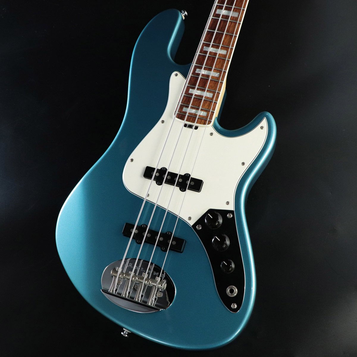 低音者 イシバシ楽器 心斎橋店 Lakland Darryl Jones Sl44 75 Lake Placid Blue 先日入荷してきたこちらのベースですが 本日限りデジマート限定でお値段お安くさせて頂きました お問い合わせ ご試奏の多い人気モデル ぜひご検討ください Lakland