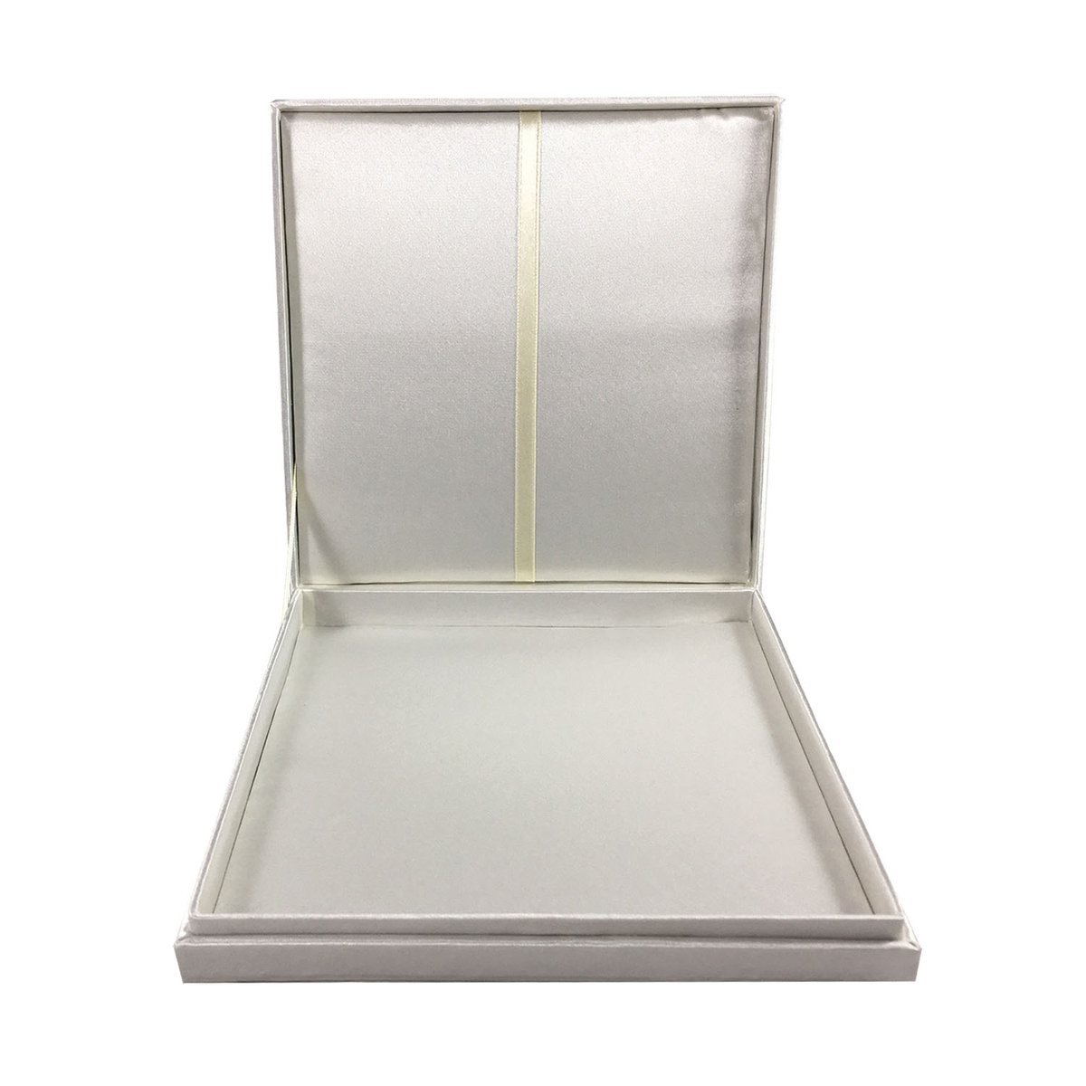 Our plain faux silk invitation boxes are available in over 50 colors and now on sale. get your special deal this week #luxury #wedding #weddingboxes #thaisilkbox #silkboxes #handmadeinvitations
