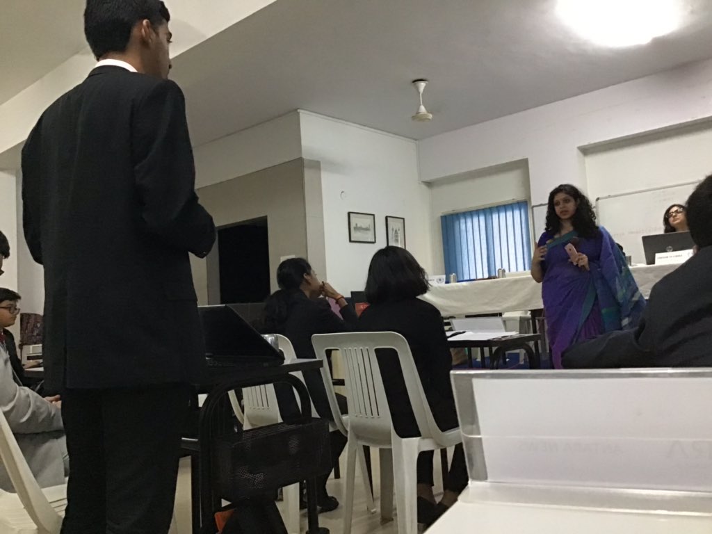 2018Bmun's tweet photo. Sec Gen holds a press conference For the Press!!!
#executivePower
#antara 
#IPC https://t.co/1gM0t1TBHI