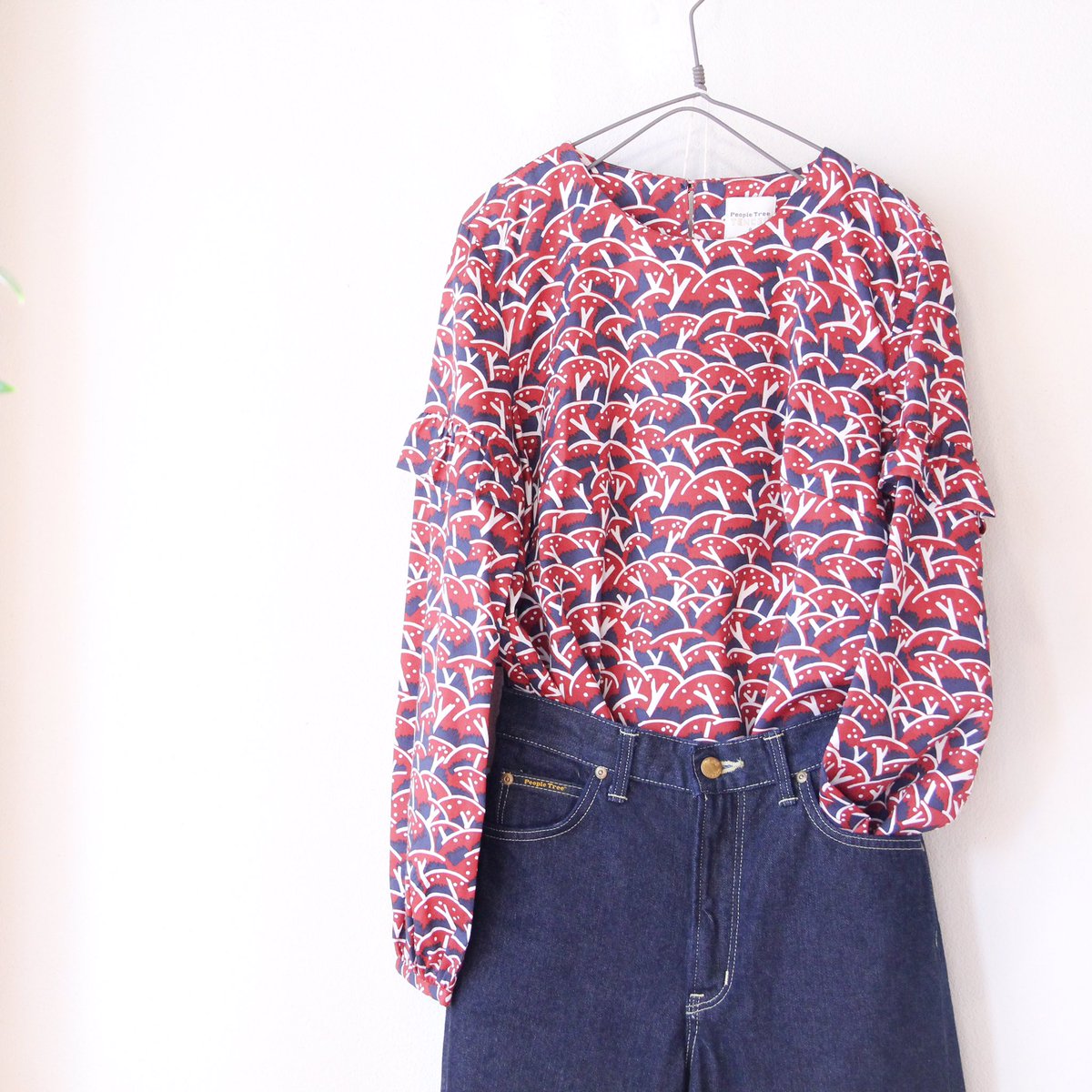 Cafe Shop グリコアパート People Tree V A Lee受注会 10 26 金 11 4 日 火曜定休 11 4日まで開催中の受注会からチェリー果樹園柄のシリーズを紹介 え チェリー と思ってしまいますが こちらはイギリスの画家ポール ナッシュによる抽象的な Cafe Shop グリコアパート People Tree V A Lee受注会 10 26 金 11 4 日 火曜定休 11 4日まで開催中の受注会からチェリー果樹園柄のシリーズを紹介 え チェリー と思ってしまいますが こちらはイギリスの画家ポール ナッシュによる抽象的な