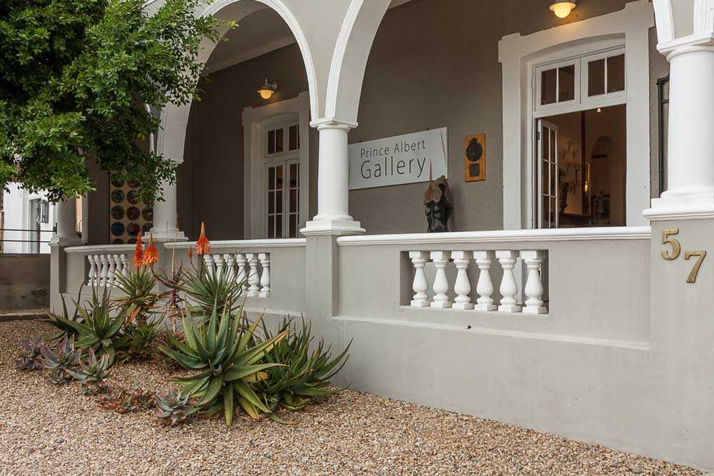 The Prince Albert Gallery exhibits the works of a wide variety of South African artists specialising in painting, etching and ceramic art.bit.ly/2xDz9Br#artgal… #montdorhotels
