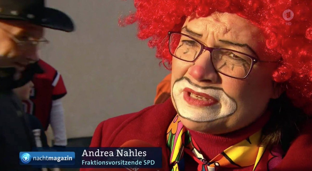 wenn du 24/7 für die spd hustlest aber jede wahl verlierst &amp; ein 62jähriger rechter millionär 14 jahre in der politischen versenkung geld mit cumex verdient hat &amp; ohne irgendeinen inhalt 1 tag nach seiner rückkehr plötzlich beliebtester kandidat auf den cdu vorsitz ist :)