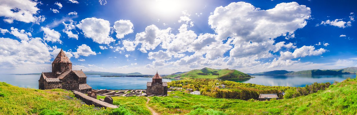 #VisitArmenia #WelcometoArmenia #LakeSevan #beautiesofArmenia 
armenia.travel/en/natural-won…