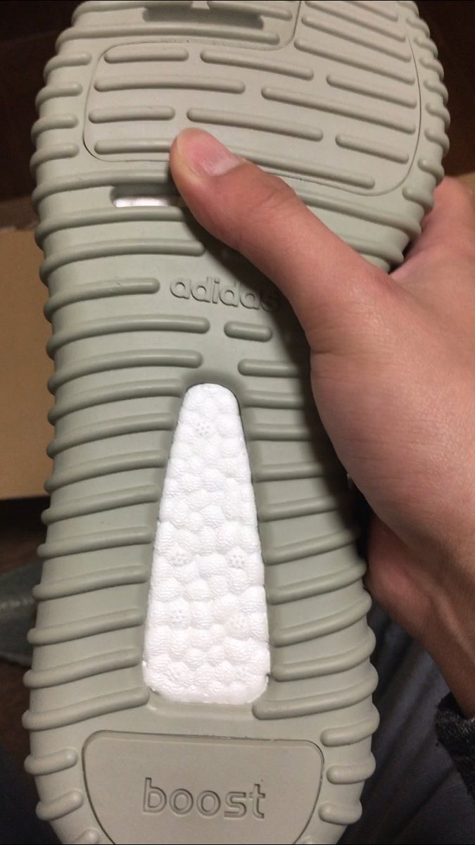 sneaker_kicks's tweet photo. 売ります
Yeezy Boost 350 Moonrock
US9  27.5cm 状態7/10
4.5万込み
タグは必要であれば載せます。
DMもしくはリプください。
お手数お掛けしますが
@Samurai_ATC 様
@supreyeezy 様
@niwagure 様
@tenbaifi_fi_ 様
@FY_0417 様
@footgear_plus 様
@LifeonCommerce 様
RTお願い致します。 https://t.co/mlub6o7jRQ