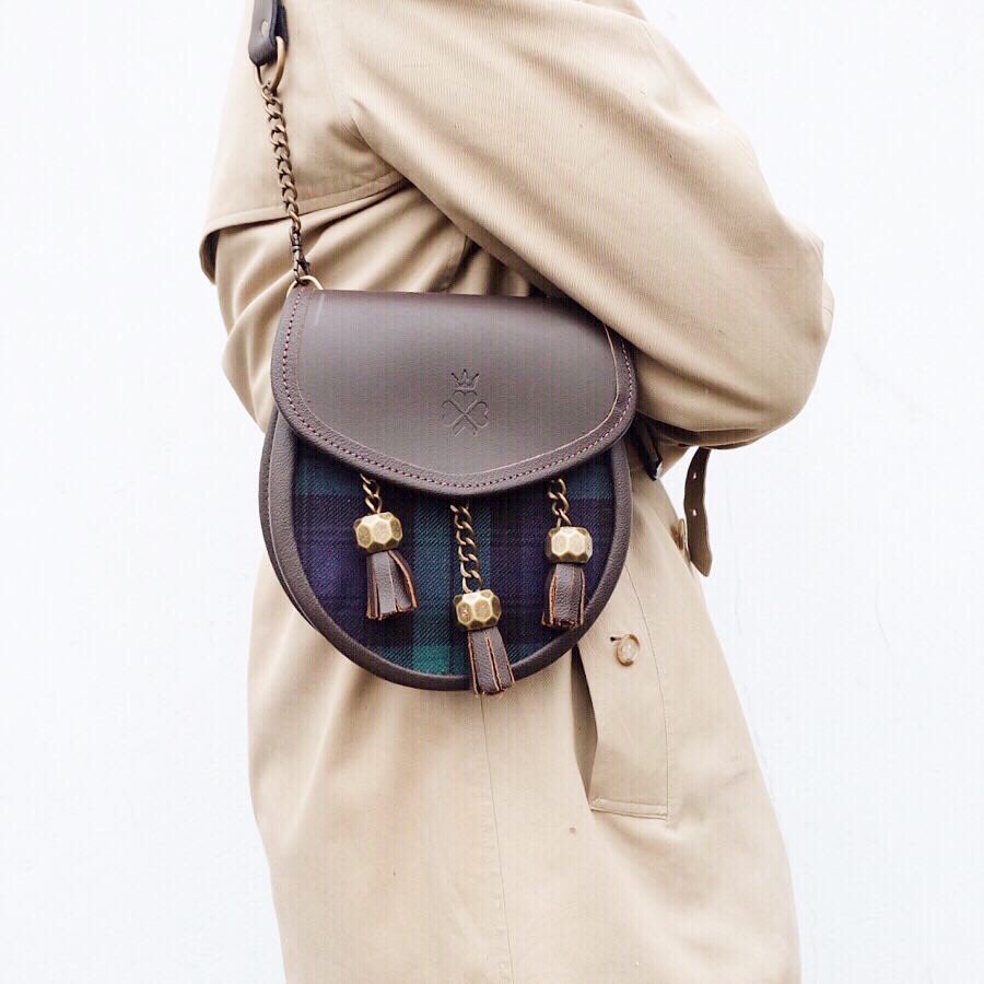 C O M P E T I T I O N
Enter our Insta #giveaway to celebrate #1k followers 🎉 #Win a Black Watch Tartan &amp; Leather Bag worth £135.  Our bags can be worn 3 ways, that’s 3 reasons to enter! See Insta for #competition details
instagram.com/nixey_ltd/
 #fashiongiveaway #britishfashion