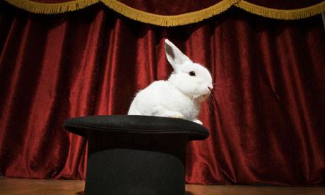 цифровой цирк заяц. цирк с клоуном зайцем. зайчик из шляпы. цирк зайцы и белки. кролик в шляпе.
