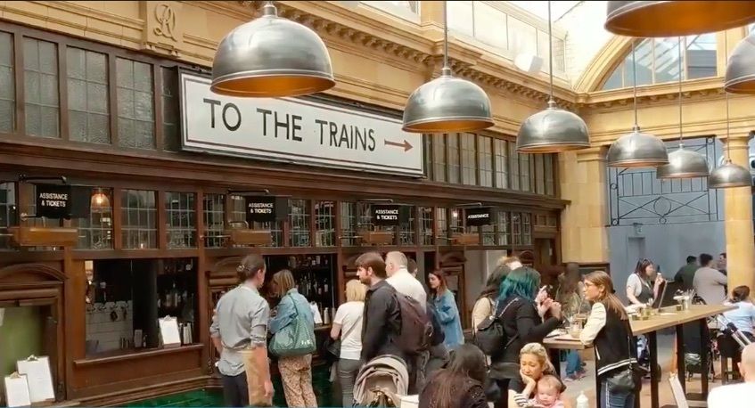 Fulham Broadway's former Edwardian ticket hall has had a boozy makeover, and we're so on board (video): bit.ly/2Kx9OgO