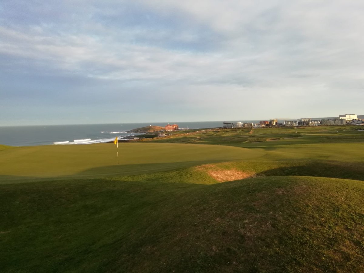 chrisgillgolf's tweet image. Best of luck to everyone playing @NewquayGC for the festival week. Hope you all play great and have a good time. All cards etc collected in @NewquayProShop. Big thanks to dan and his GK staff for presenting the course as good as I’ve seen it. #properlinks #goodforecast