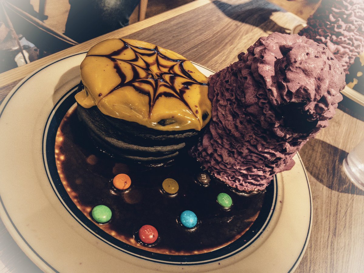 Mitsu Twitterren 最終日と聞いて モデル友達のピョテちゃんとハロウィンパンケーキ食べ行ってきたー 可愛いし 普通に美味しかった そして 2枚目は食べ過ぎた結果 W Mitsu Twitterren 最終日と聞いて モデル友達のピョテちゃんとハロウィンパンケーキ食べ行ってきたー 可愛いし 普通に美味しかった そして 2枚目は食べ過ぎた結果 W