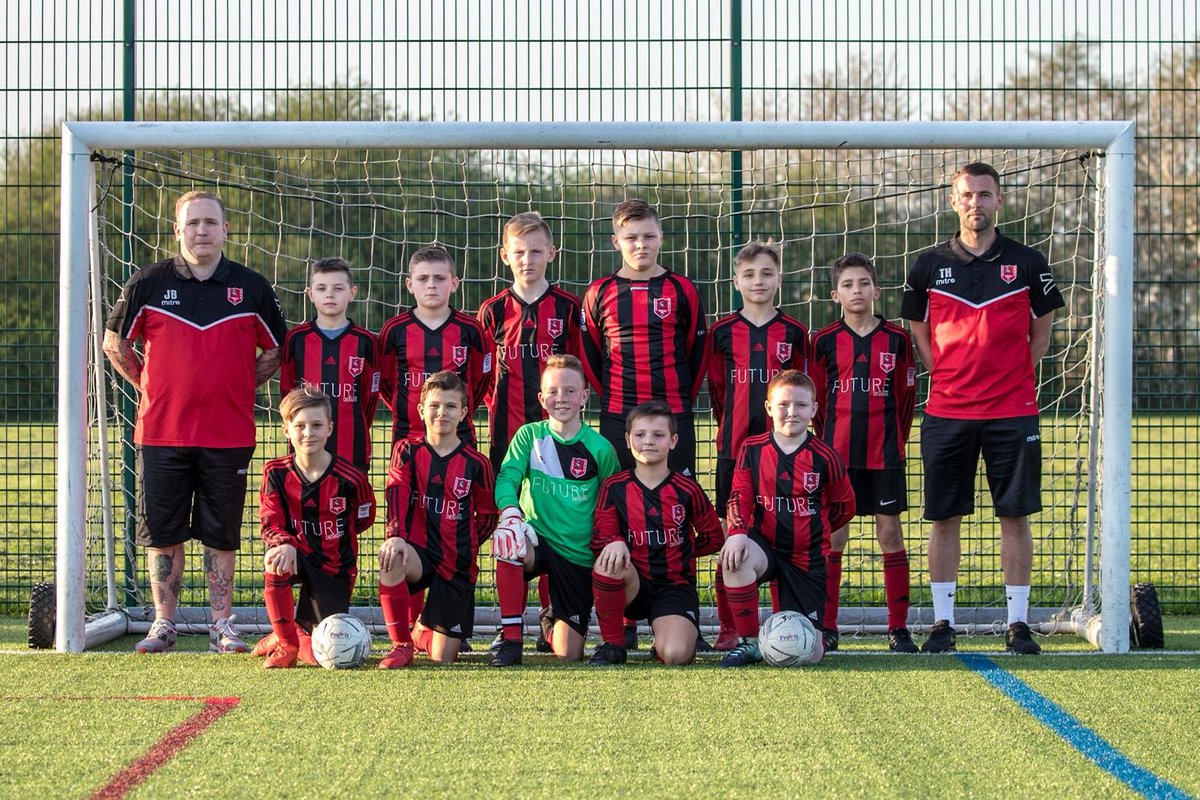 <a href="/EssexCountyFA/">Essex County FA</a> <a href="/BBCEssex/">BBC Essex</a> <a href="/BBCEssexSport/">BBC Sport Essex</a> <a href="/PoppyLegion/">Royal British Legion</a> @EssexFARefsDept <a href="/EssexRA/">Essex Referees' Association</a> <a href="/EssexAllianceFL/">Essex Alliance FL</a> <a href="/EssexCorinthian/">Corinthian League</a> <a href="/eofl/">eofl</a> <a href="/EOFL_U21/">EOFL_U21</a> <a href="/BCFAYL/">BCFA Youth League</a> That was a gd day, the lads look so young there &amp; <a href="/RoneoYfc/">Roneo Colts YFC</a> will be participating with a minutes silence for #RemembranceDay 2018