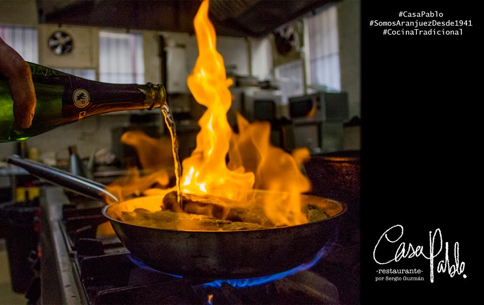 Fuego: la perfecta combinación de materias primas y el toque y la nueva #CocinaTradicional del chef #SergioGuzman hacen que nuestros platos hagan las delicias de todos nuestros comensales ¡Comparte!
#SomosAranjuezDesde1941 casapablo.net