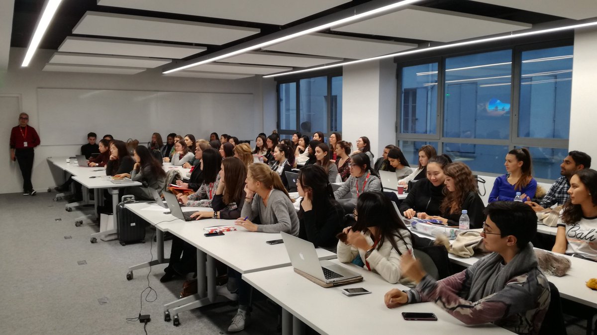 EMLYON's tweet photo. De beaux échanges sur le campus Paris ! Présentation des métiers du marketing avec Chloé Touchard (diplômée 2014), chef de projet @frBiothermHomme  &amp; présentation des recrutements par Marie Luisa Pulido Talent Acquisition &amp; Campus Manager @Loreal Luxe !
#earlymakers https://t.co/4yByPhtaBN