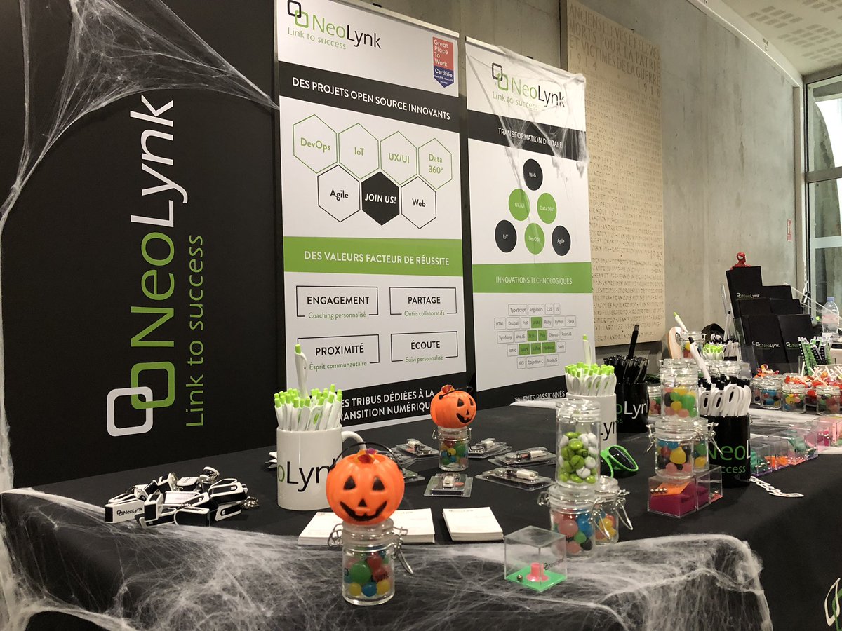 NeoLynk_'s tweet image. NeoLynk aux couleurs de #halloween pour le dernier jour du #scalaIO2018 @ScalaIO_FR #scalaIO