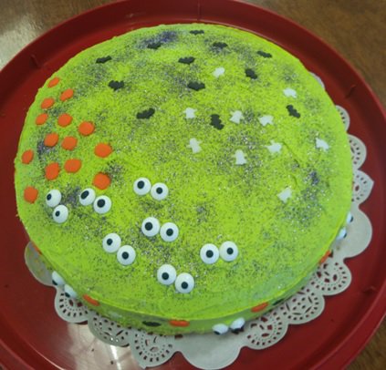 tomm_korec's tweet photo. #happyhalloween @KORECGroup @korec_hr #cake #homemade #ghosts #eyes #bats #Pumpkins 👻👻👻🎃🎃🎃🦇🦇🦇👀👀👀 https://t.co/GZRFXvEAg1