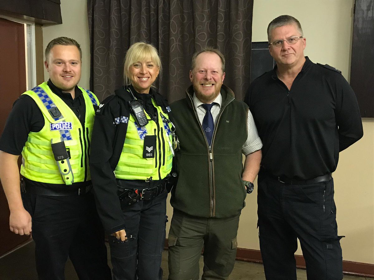 Very constructive meeting last night with <a href="/Humberbeat/">Humberside Police</a> <a href="/LincsRuralCrime/">Lincolnshire Police Rural Crime Action Team (RCAT)</a> <a href="/lincsCOPter/">Lincolnshire Police Drones</a> <a href="/CLAEast/">CLA East</a> presenting history, overview and practical advice on securing land against #poaching and #HareCoursing Thanks to <a href="/EmilyLSwift/">Emily Swift</a> for the venue. <a href="/CIPhilVickers/">Phil Vickers</a>
