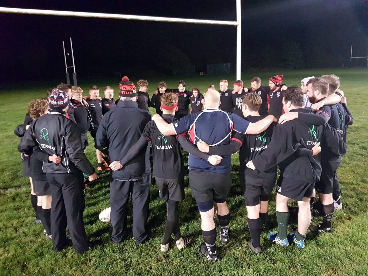 DaventryRFC's tweet image. Fantastic evening when senior players trained along side u15s, fun laughter skills learning friendships #developingourfuture